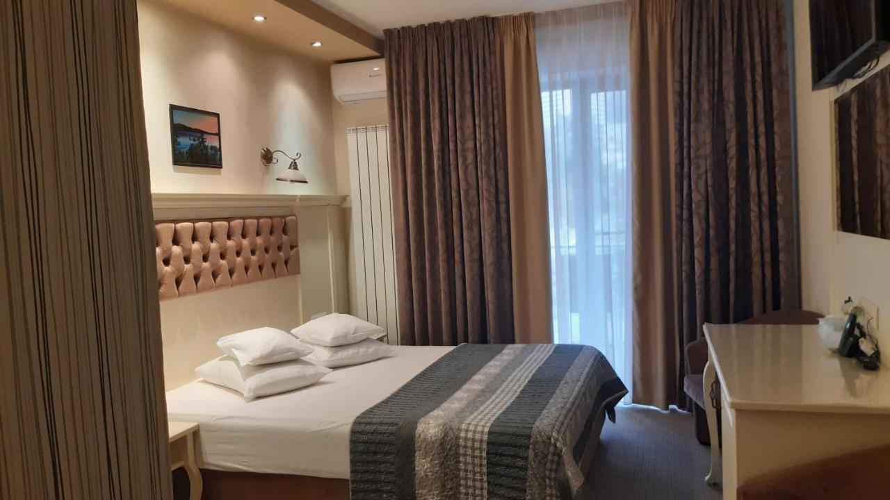 Hotel Holiday Maria Băile Herculane Εξωτερικό φωτογραφία