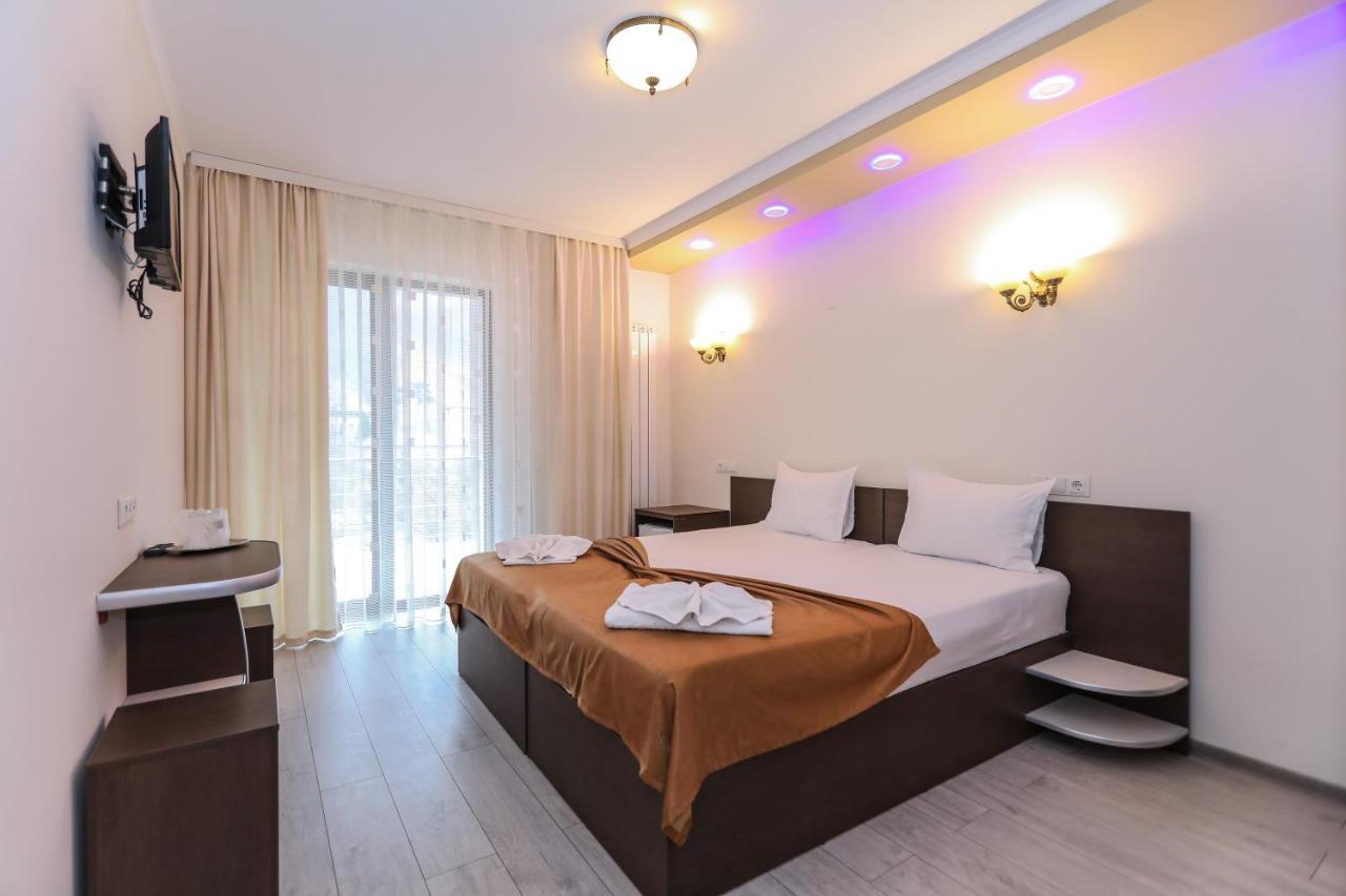 Hotel Holiday Maria Băile Herculane Εξωτερικό φωτογραφία