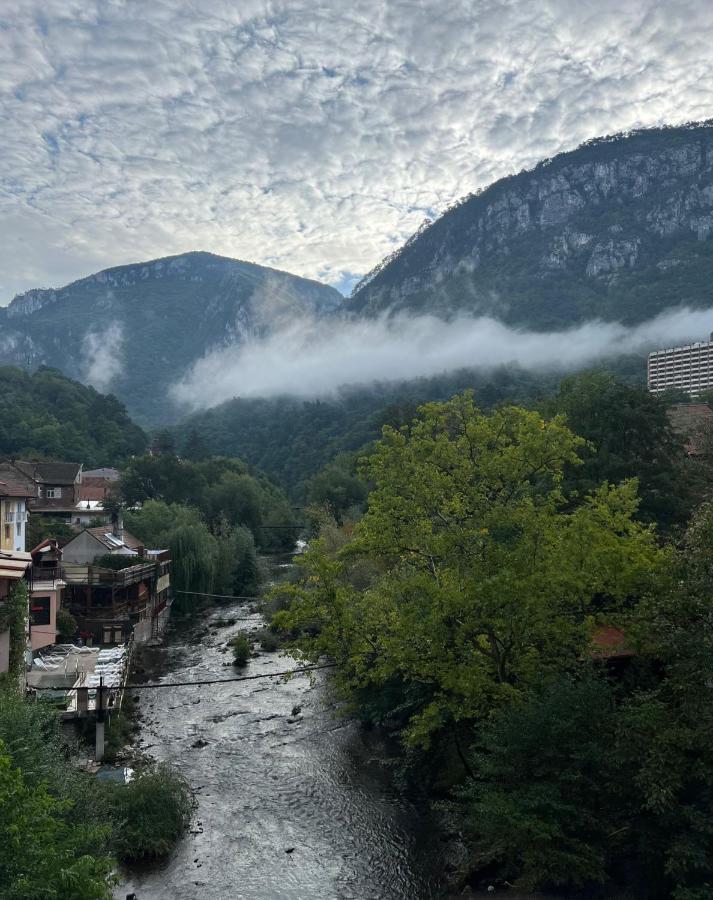 Hotel Holiday Maria Băile Herculane Εξωτερικό φωτογραφία
