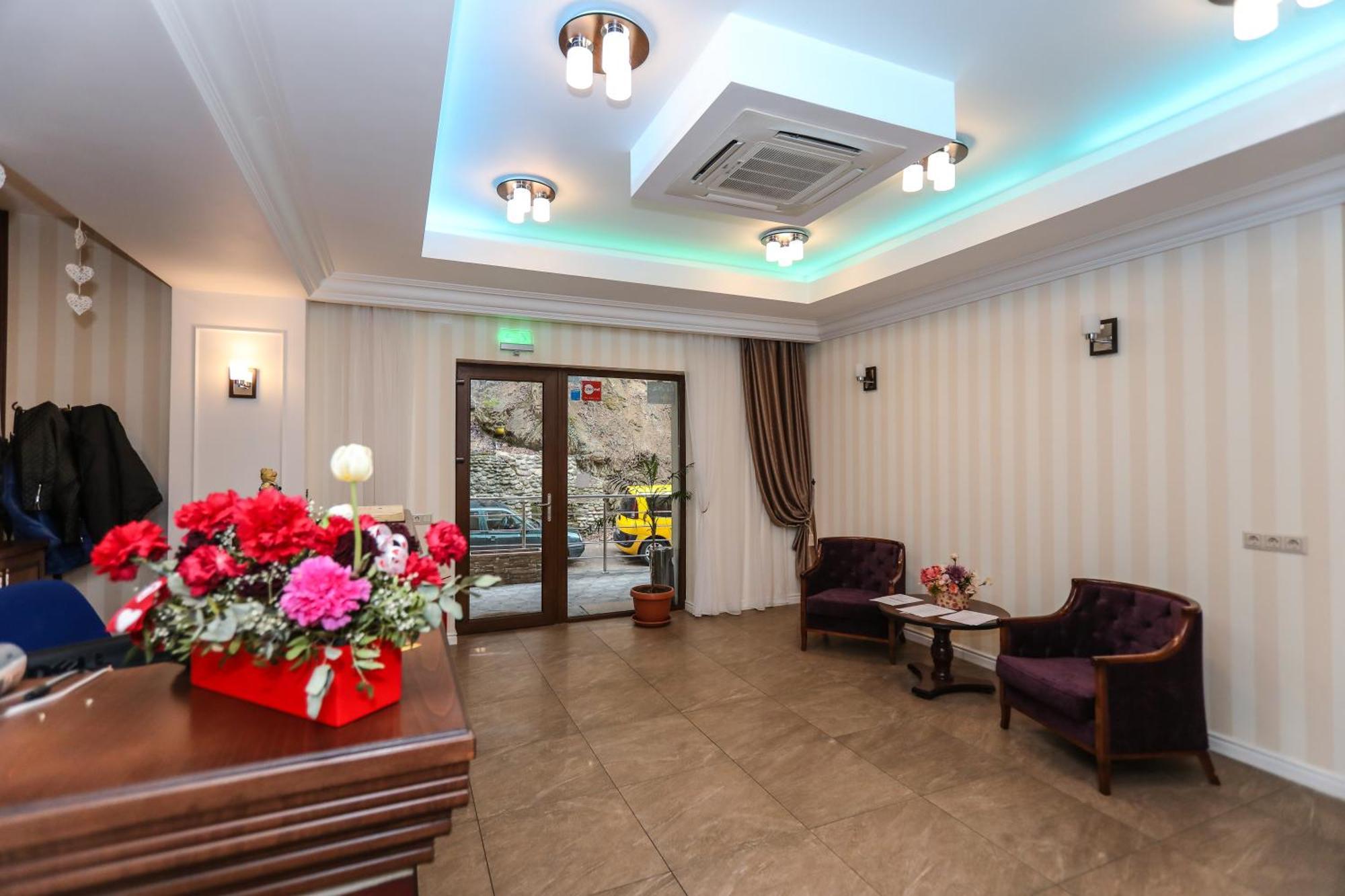 Hotel Holiday Maria Băile Herculane Εξωτερικό φωτογραφία