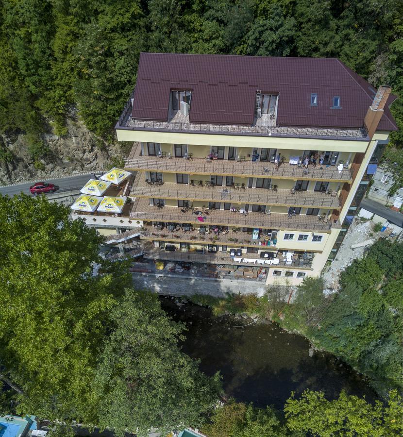 Hotel Holiday Maria Băile Herculane Εξωτερικό φωτογραφία