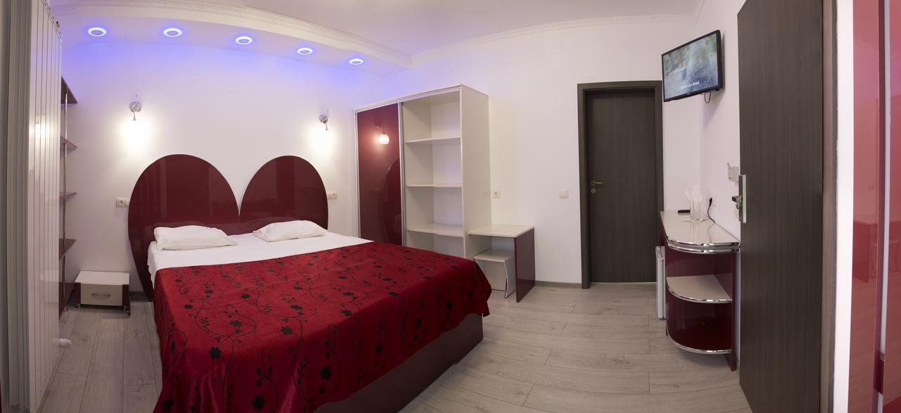 Hotel Holiday Maria Băile Herculane Εξωτερικό φωτογραφία