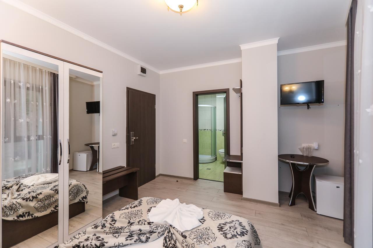 Hotel Holiday Maria Băile Herculane Εξωτερικό φωτογραφία