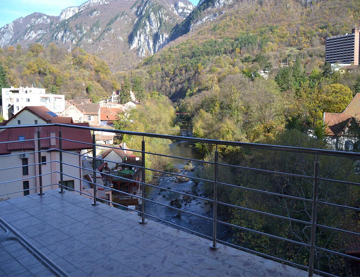 Hotel Holiday Maria Băile Herculane Εξωτερικό φωτογραφία