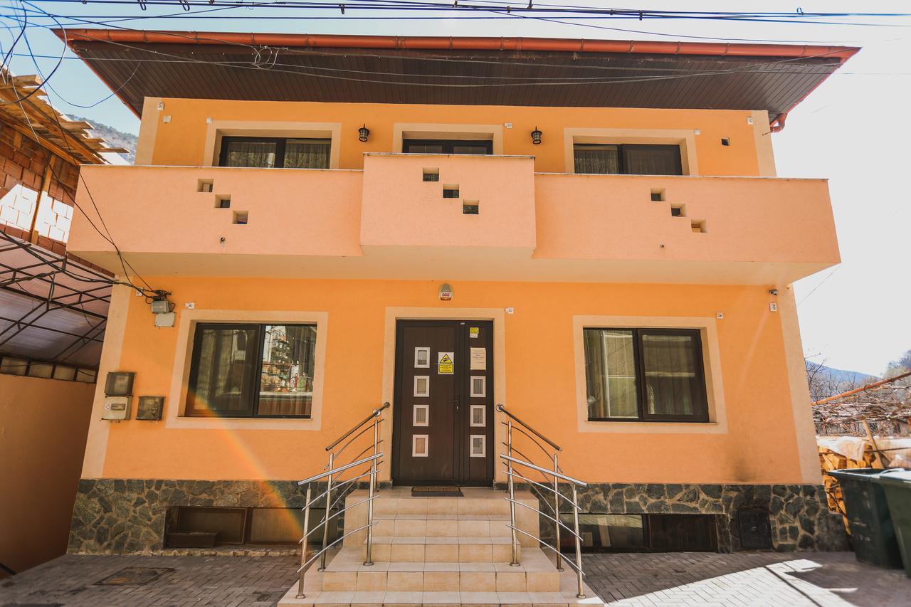 Hotel Holiday Maria Băile Herculane Εξωτερικό φωτογραφία