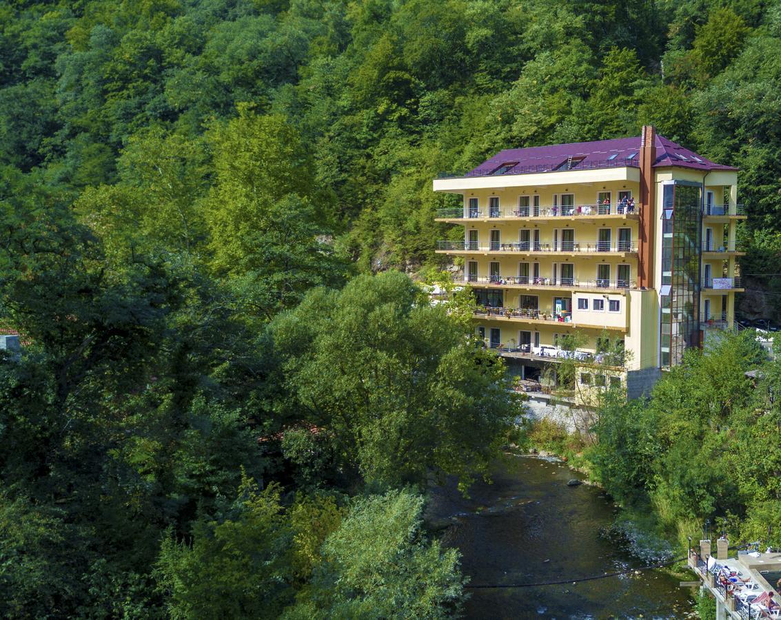 Hotel Holiday Maria Băile Herculane Εξωτερικό φωτογραφία