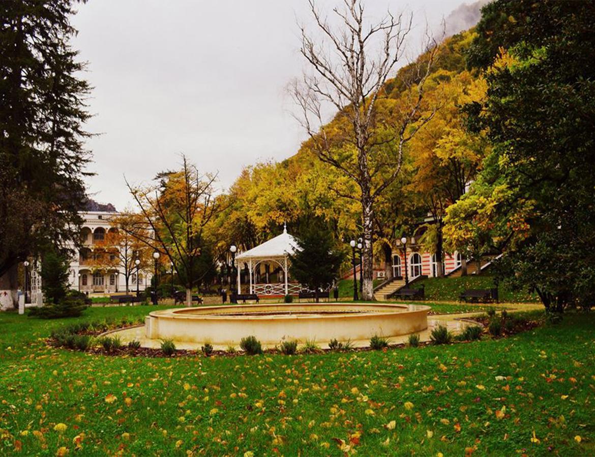 Hotel Holiday Maria Băile Herculane Εξωτερικό φωτογραφία
