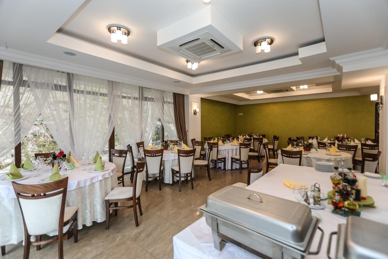 Hotel Holiday Maria Băile Herculane Εξωτερικό φωτογραφία