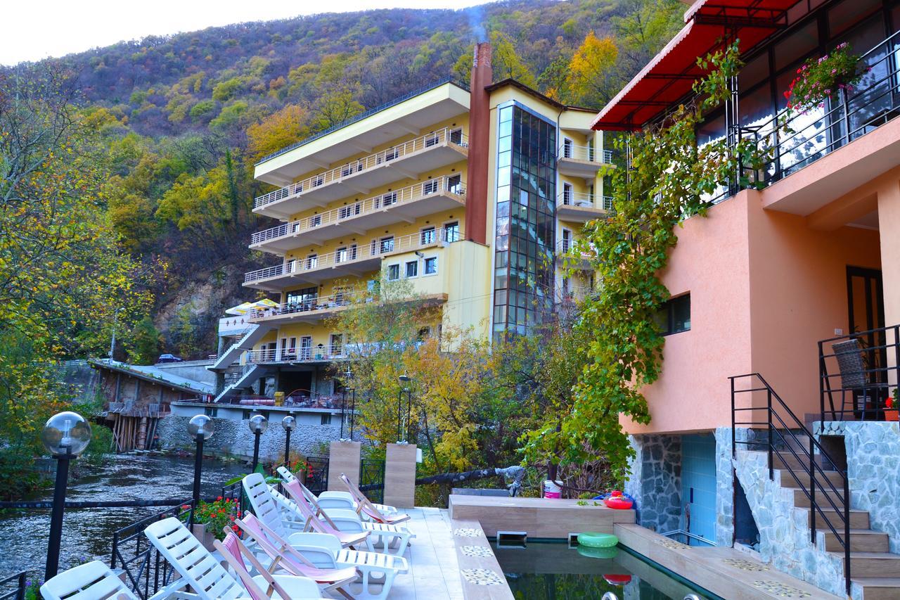 Hotel Holiday Maria Băile Herculane Εξωτερικό φωτογραφία