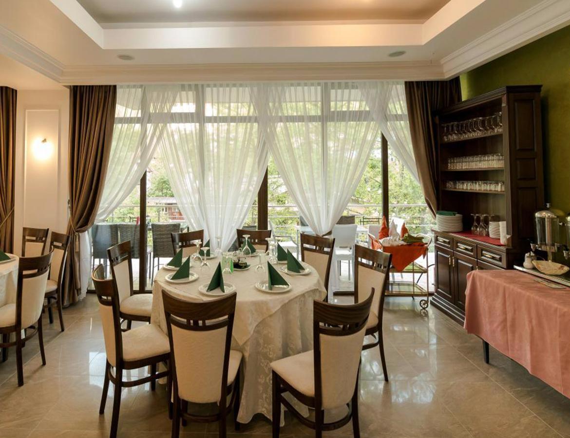Hotel Holiday Maria Băile Herculane Εξωτερικό φωτογραφία