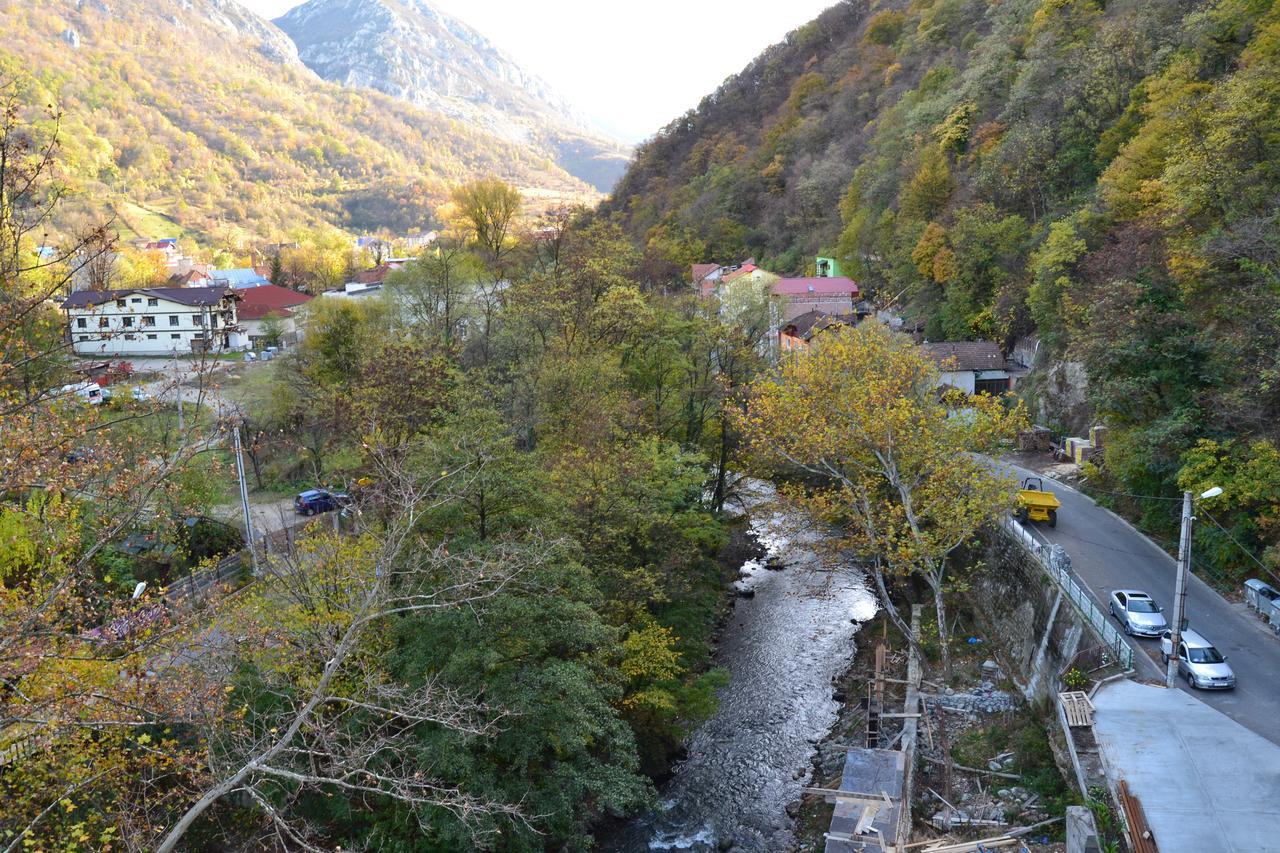 Hotel Holiday Maria Băile Herculane Εξωτερικό φωτογραφία