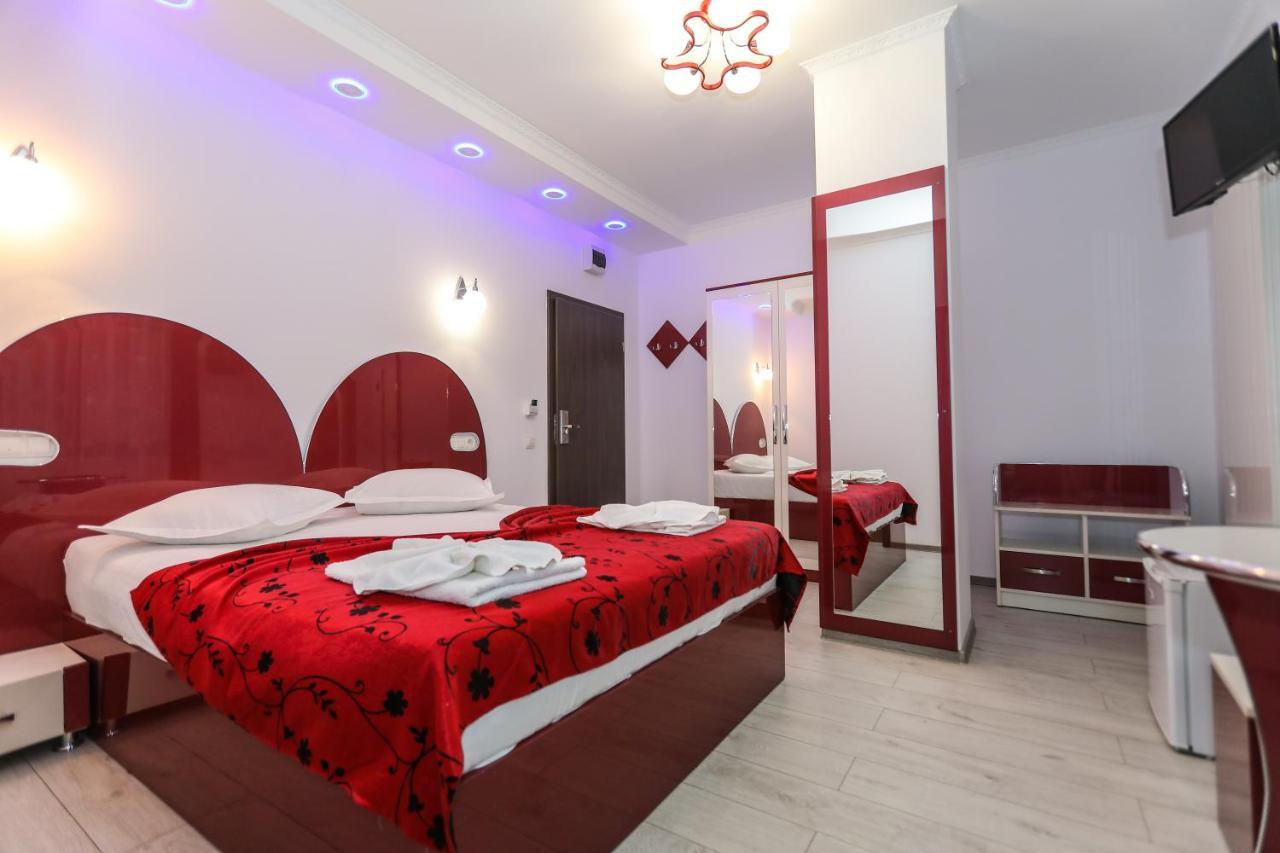 Hotel Holiday Maria Băile Herculane Εξωτερικό φωτογραφία