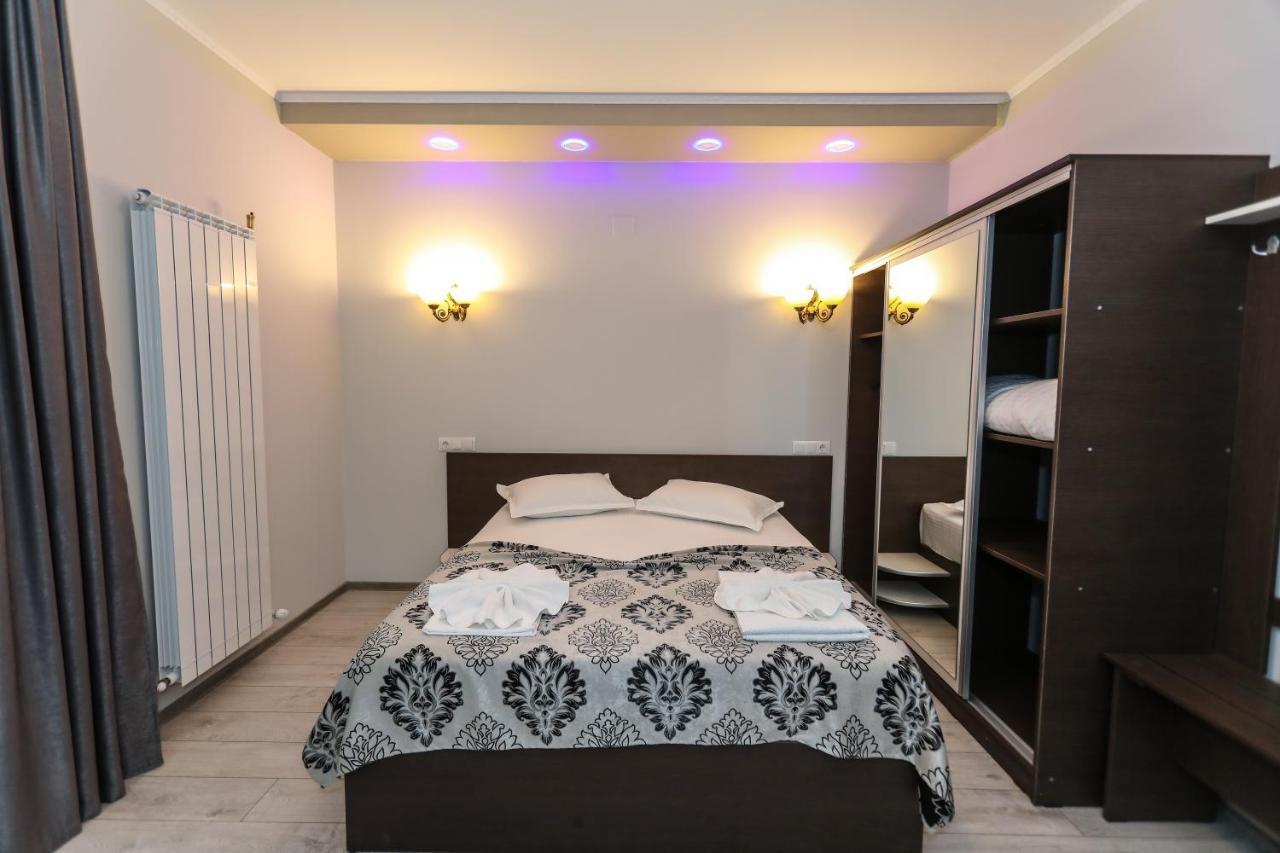 Hotel Holiday Maria Băile Herculane Εξωτερικό φωτογραφία